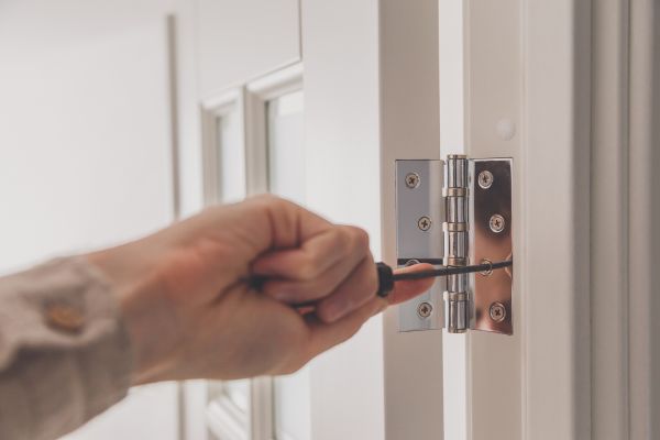 Hinge Repair in Snellville