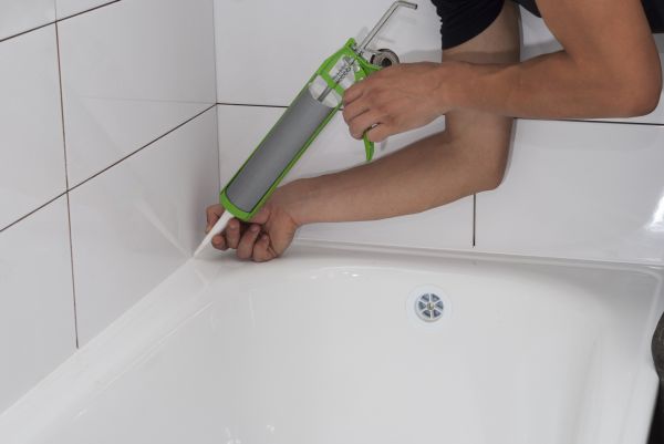 Cost of Tub Recaulking in Snellville