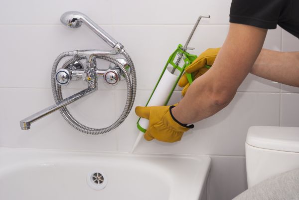 Cost of Bathtub Caulking in Snellville