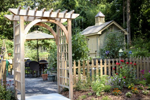 Trellis Mounting in Snellville