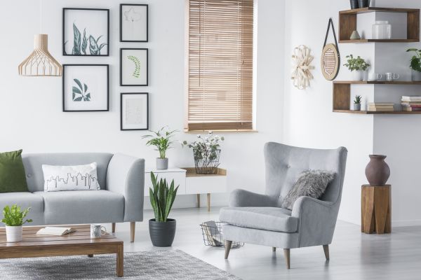 Cost of Wall Decor Hanging in Snellville